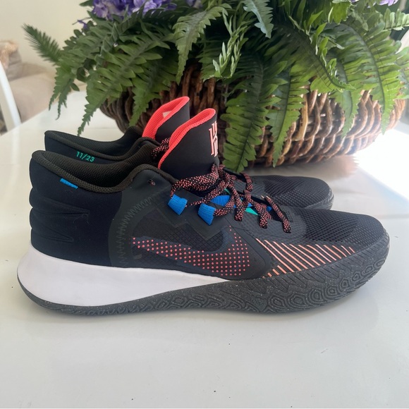 Nike Kyrie Flytrap 5 2021 Black Basketball Shoes SIZE 14 CZ 4100–001 MINT main image 12